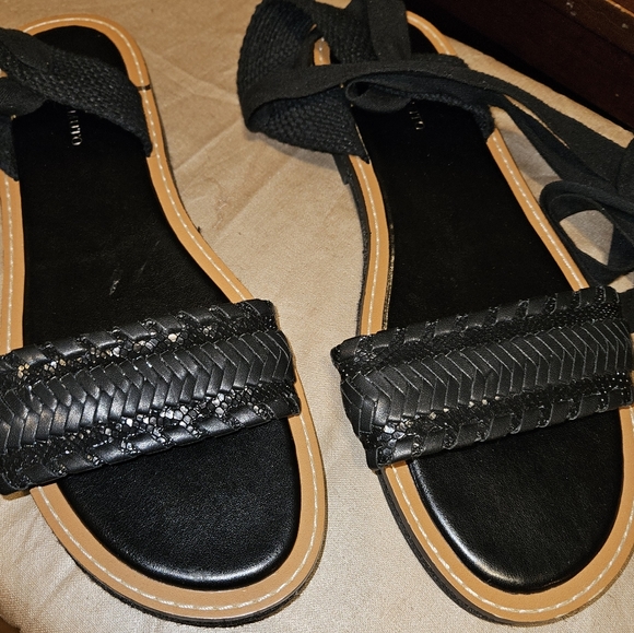 Vince Camuto Women's Chesellis Black, women's size 11, like new - Picture 9 of 9